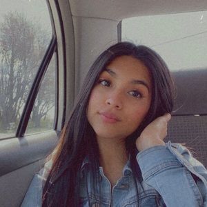 Meet your Posher, Alisha